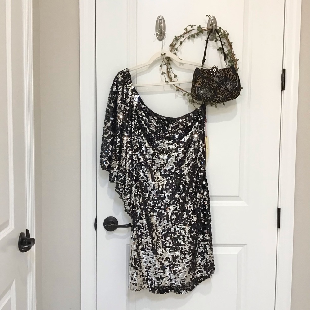 May Queen One Shoulder Sequin Silver/Black Dress Size 14, NWT